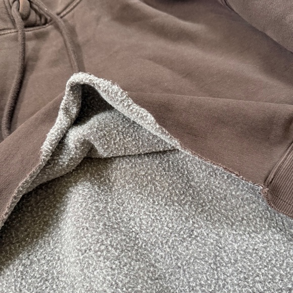 Aritzia TNA Cropped Hoodie - Picture 3 of 6